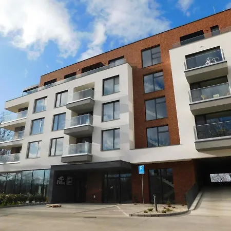 Pinia Slnava 01 - Luxury Lakeside With Pool Banka