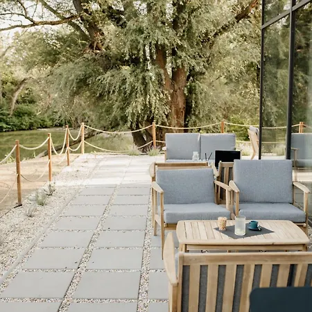 Pinia Slnava 01 - Luxury Lakeside With Pool Apartmán Banka