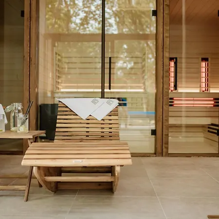 Pinia Slnava 01 - Luxury Lakeside With Pool Lägenhet