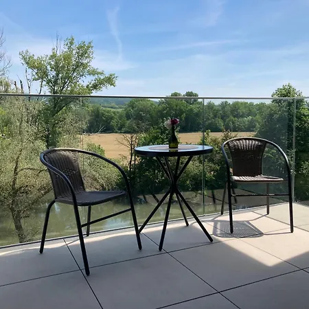 Pinia Slnava 01 - Luxury Lakeside With Pool