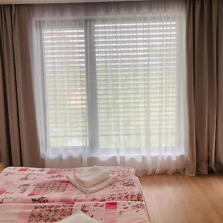 Pinia Slnava 01 - Luxury Lakeside With Pool Apartmán *