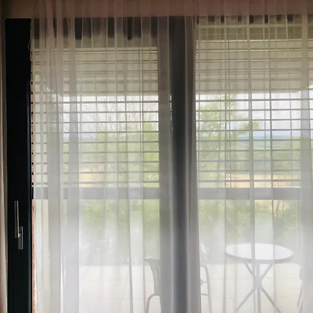 Daire Pinia Slnava 01 - Luxury Lakeside With Pool Banka