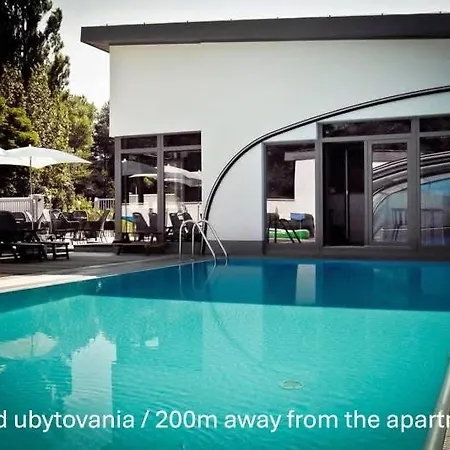 Pinia Slnava 01 - Luxury Lakeside With Pool アパート Banka