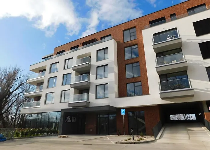 Pinia Slnava 01 - Luxury Lakeside With Pool Banka