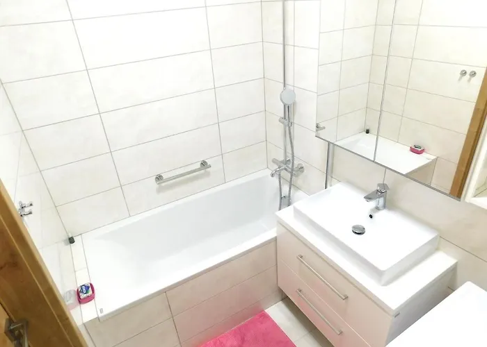 Pinia Slnava 01 - Luxury Lakeside With Pool * Banka