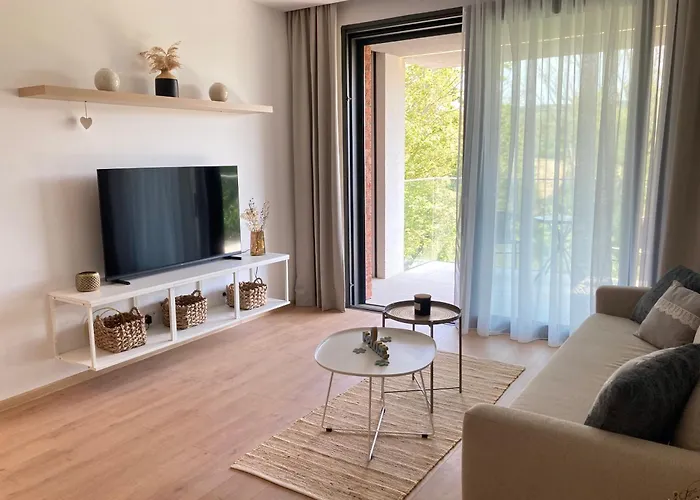 アパート Pinia Slnava 01 - Luxury Lakeside With Pool